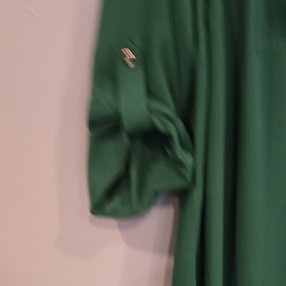 NWT Torrid Harper Women's Green Blouse 3/4 Roll Tab Sleeves - Picture 7 of 8